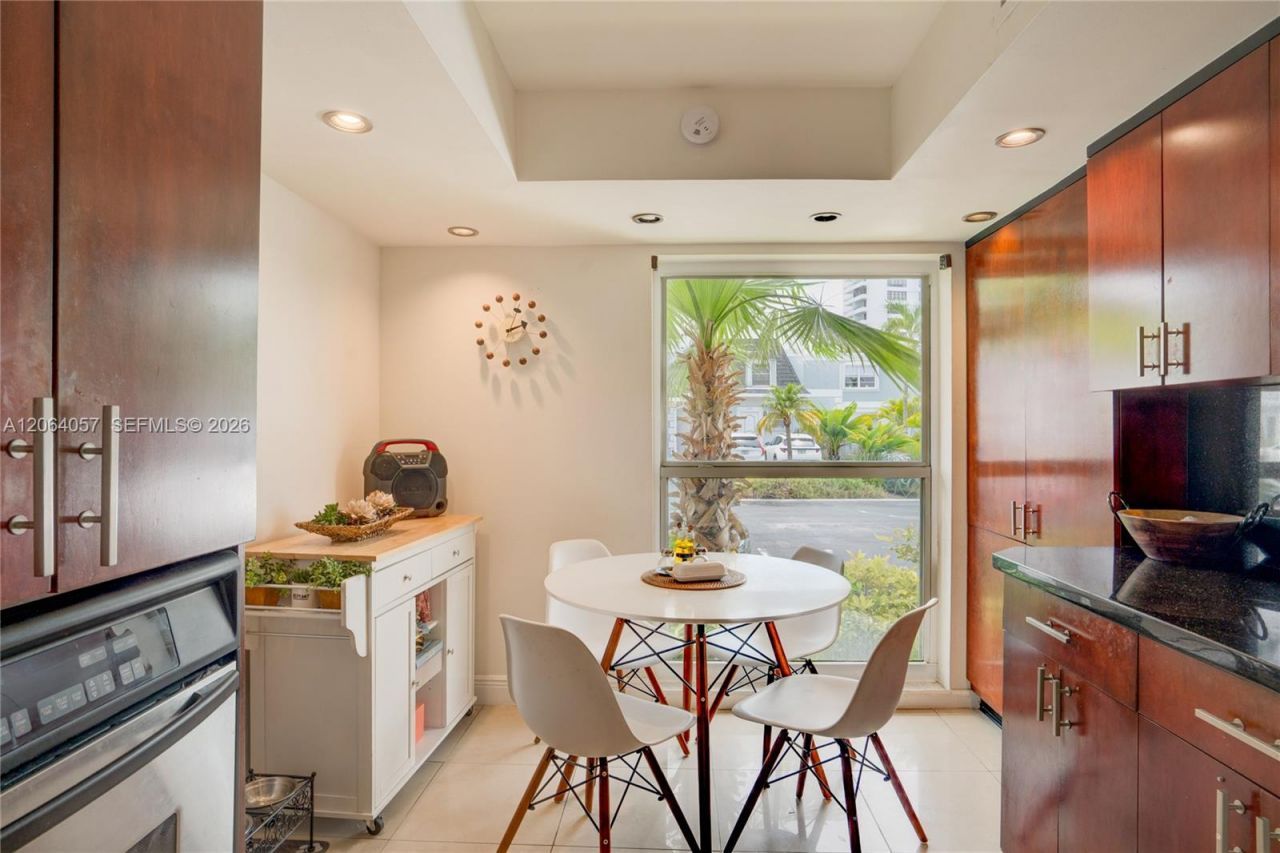 2307 NE 7th St, Unit 40, Hallandale Beach, FL 33009 Photo