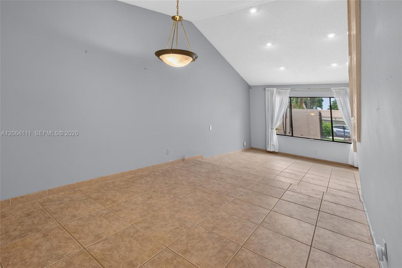 16831 Patio Village Ln, Weston, FL 33326 Photo