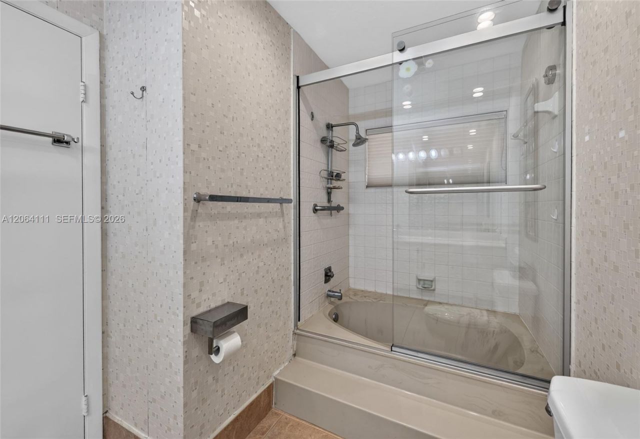 16831 Patio Village Ln, Weston, FL 33326 Photo