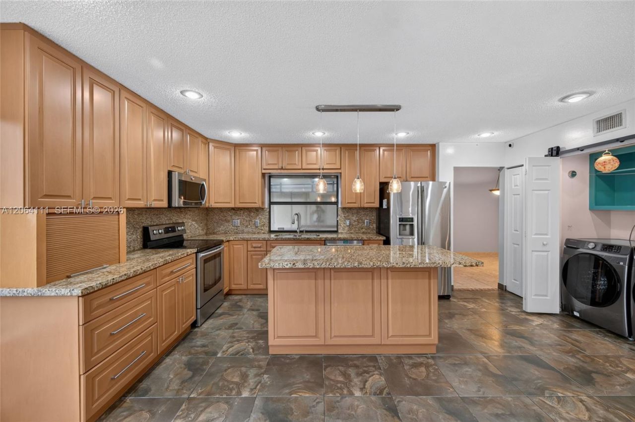 16831 Patio Village Ln, Weston, FL 33326 Photo