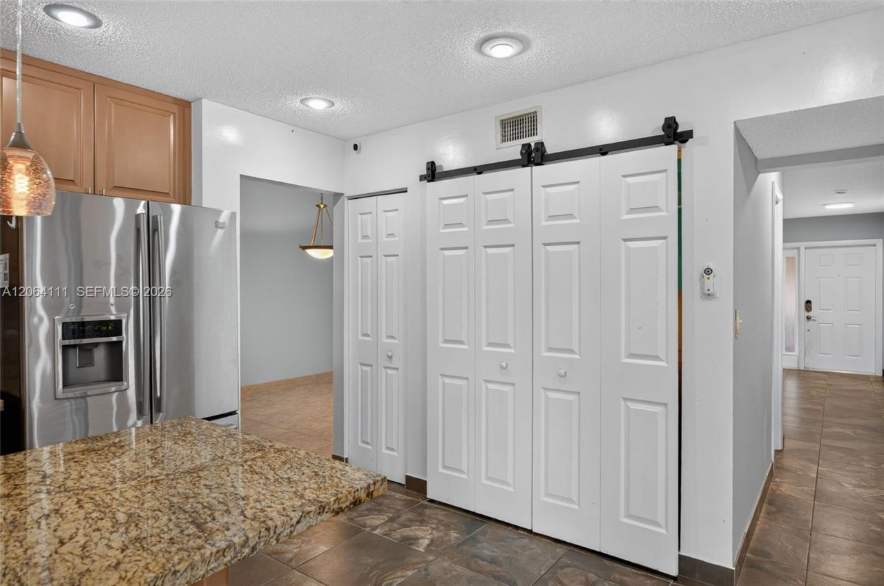 16831 Patio Village Ln, Weston, FL 33326 Photo