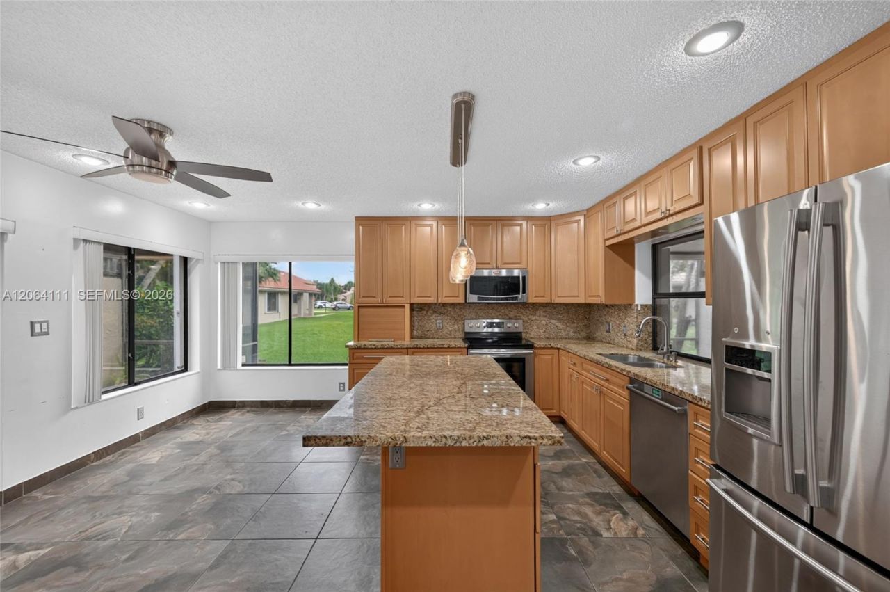 16831 Patio Village Ln, Weston, FL 33326 Photo