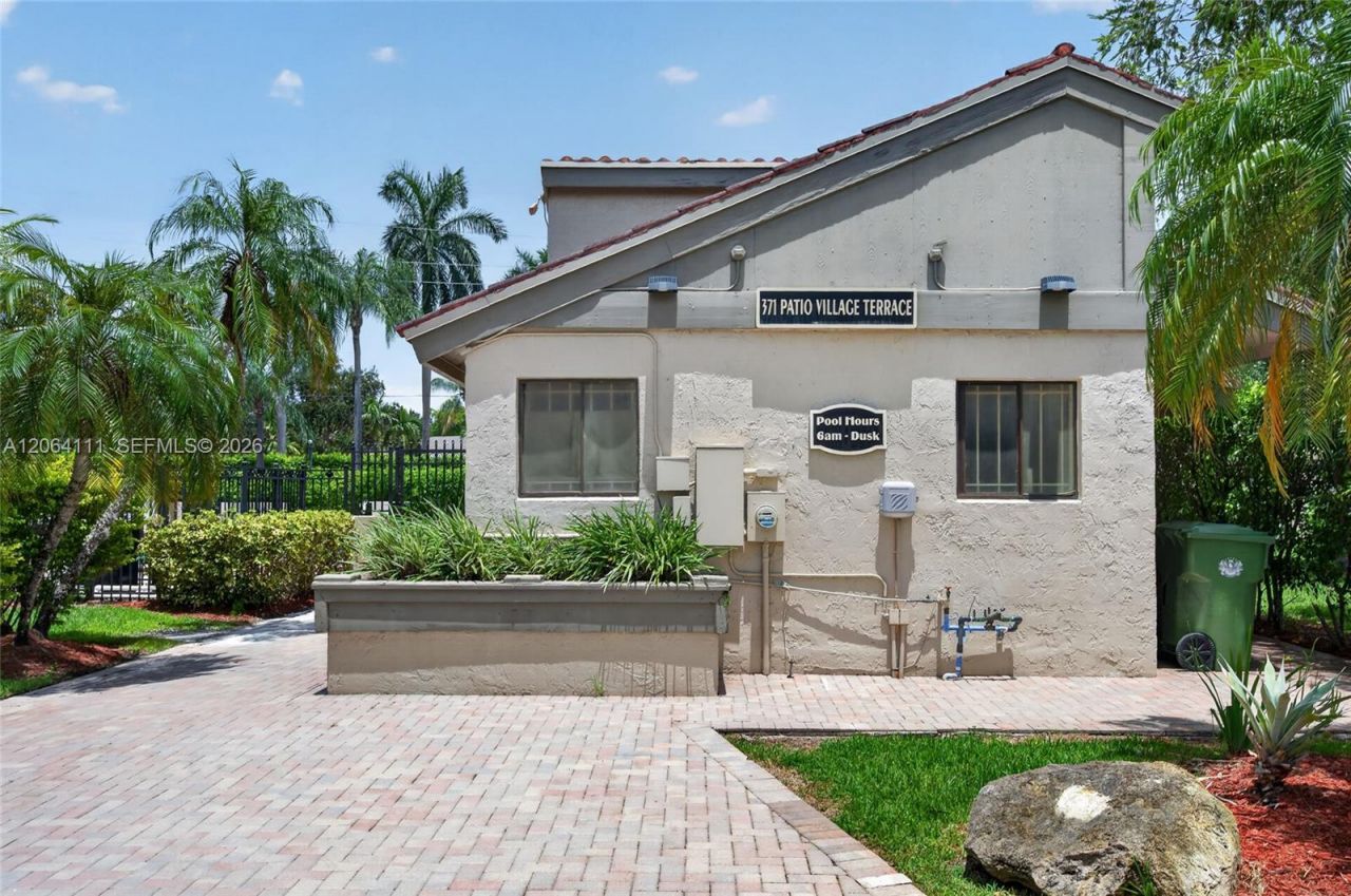 16831 Patio Village Ln, Weston, FL 33326 Photo