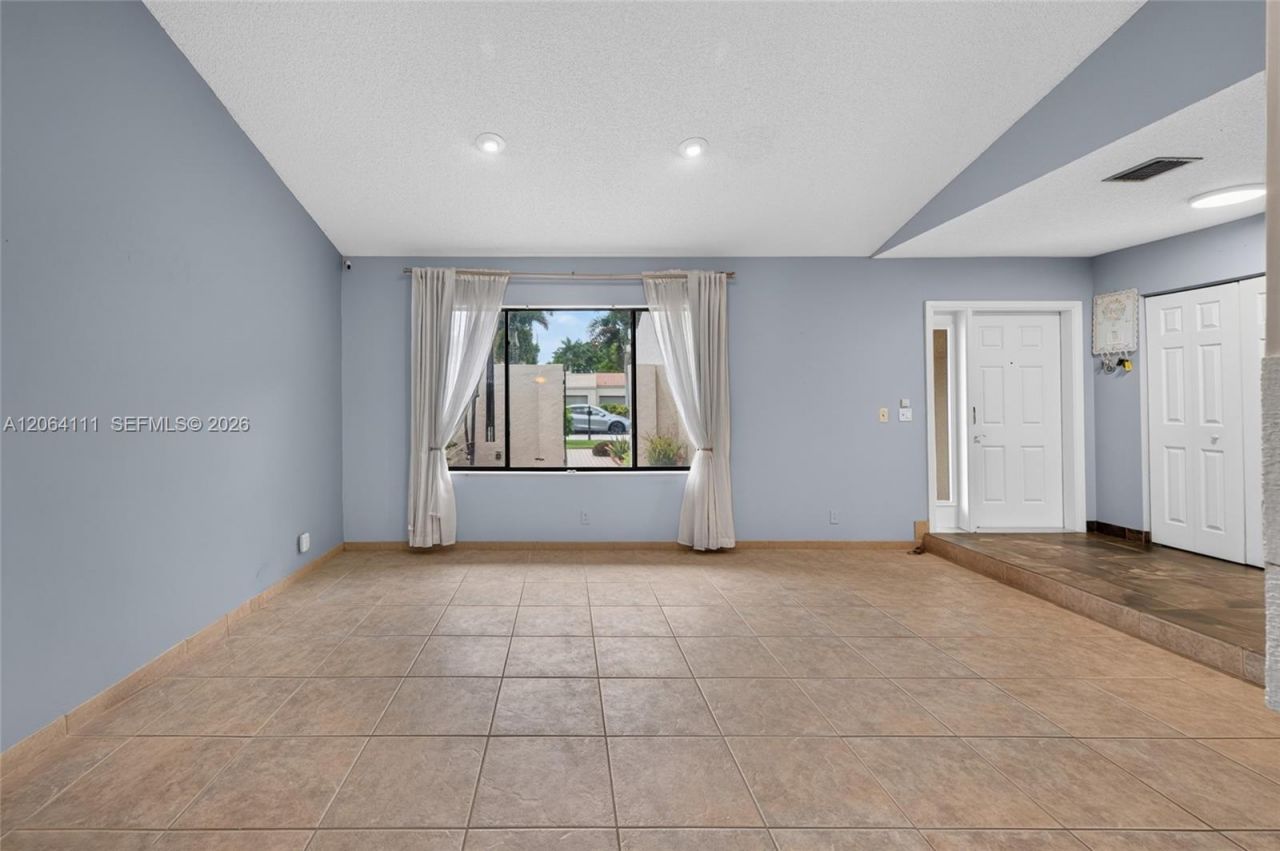 16831 Patio Village Ln, Weston, FL 33326 Photo