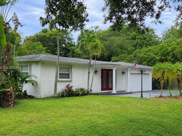 4020 SW 2nd St, Plantation, FL 33317
