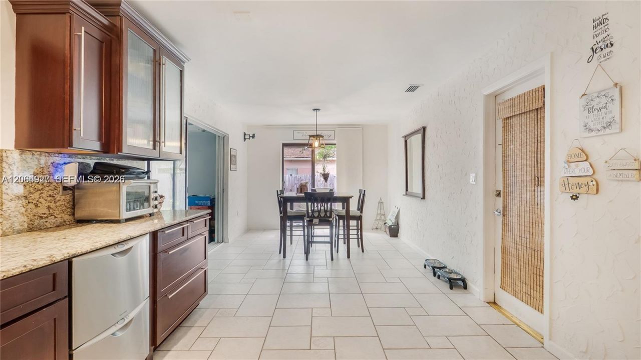 4020 SW 2nd St, Plantation, FL 33317 Photo