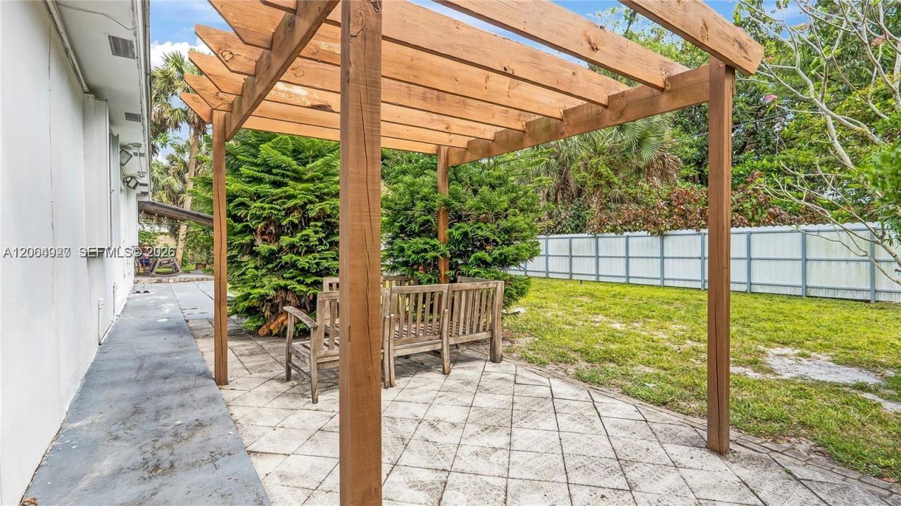 4020 SW 2nd St, Plantation, FL 33317 Photo