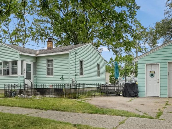 3990 Buchanan Avenue SW, Wyoming, MI 49548