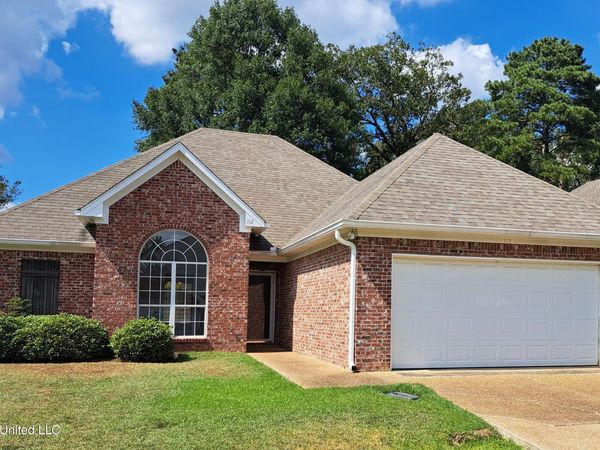 112 River Ridge Court, Pearl, MS 39208