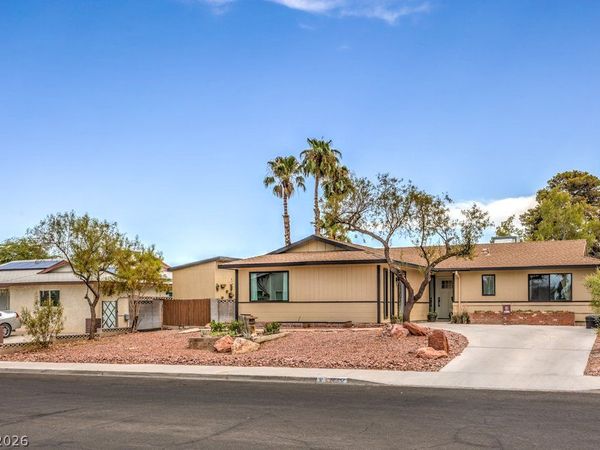 6945 Cobblestone Avenue, Las Vegas, NV 89145