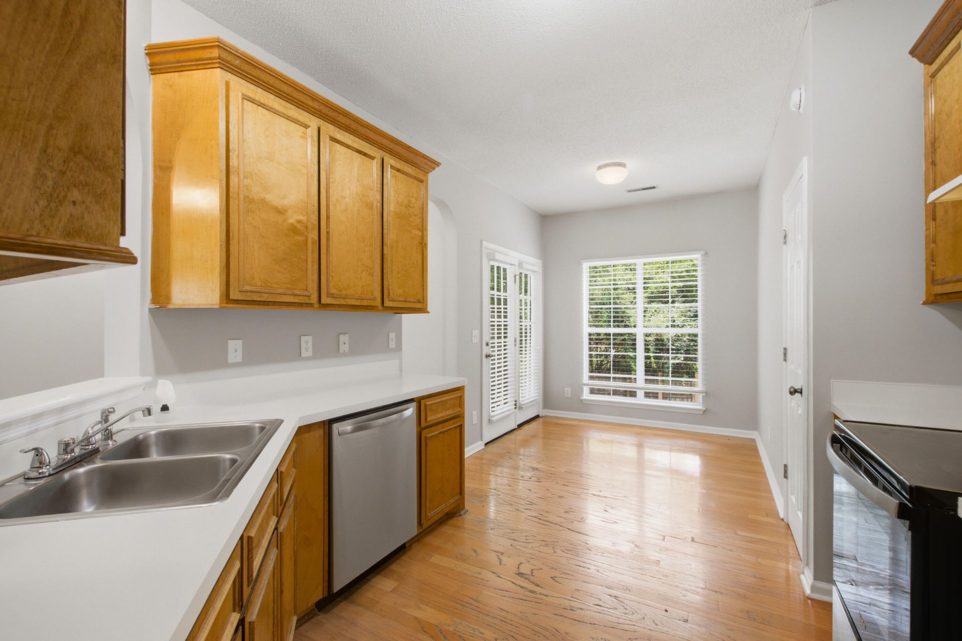119 Round Table Lane Photo 15
