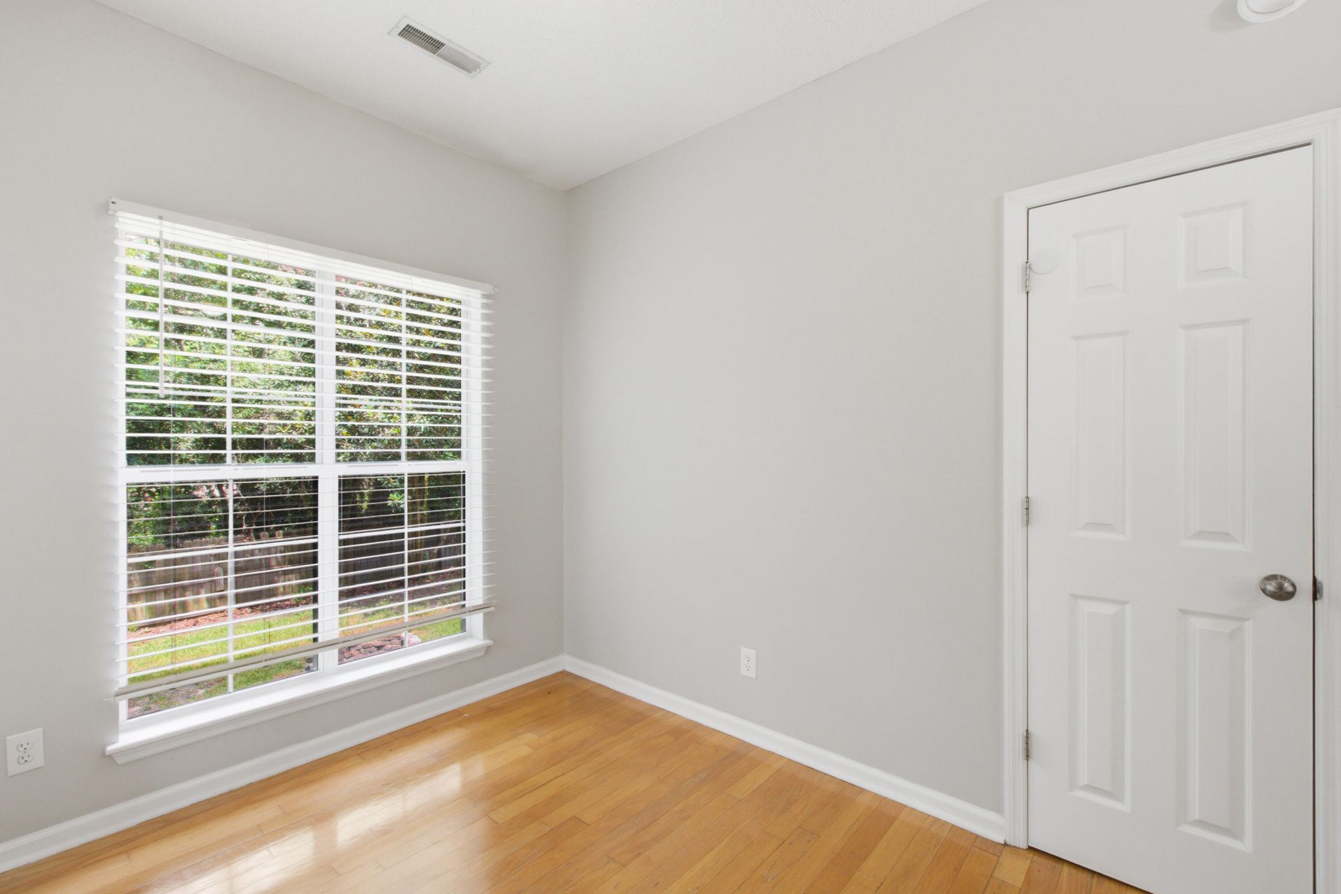 119 Round Table Lane Photo 16