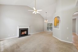 119 Round Table Lane photo 4