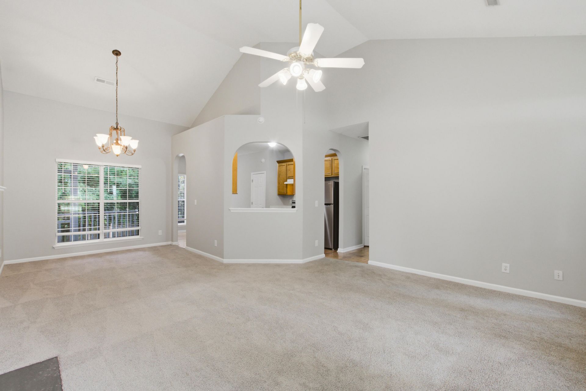 119 Round Table Lane Photo 5