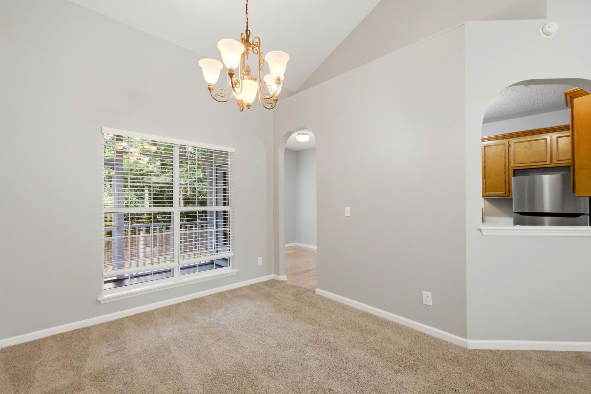 119 Round Table Lane Photo 7
