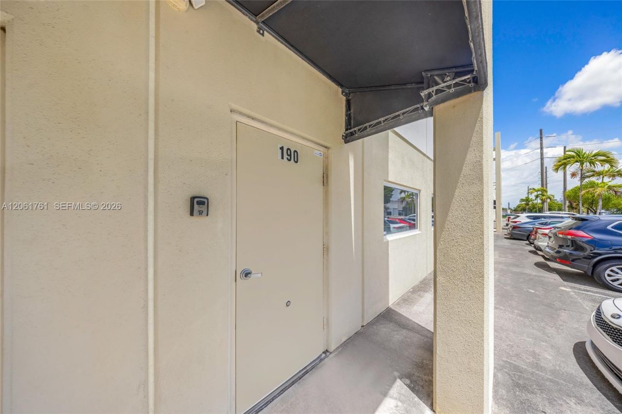 10800 NW 21st St , Unit 190, Sweetwater, FL 33172 Photo
