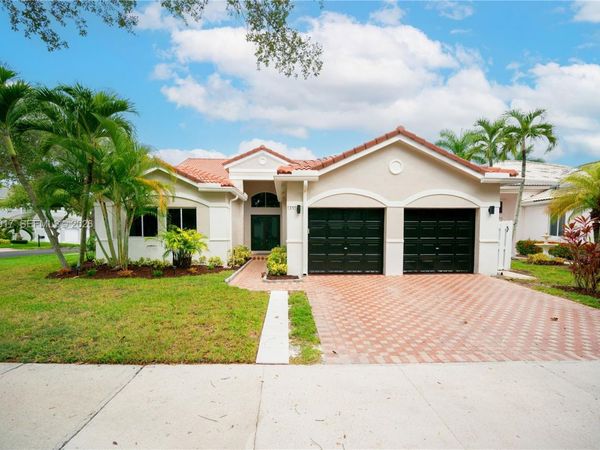 1357 Camellia Ln , Weston, FL 33326