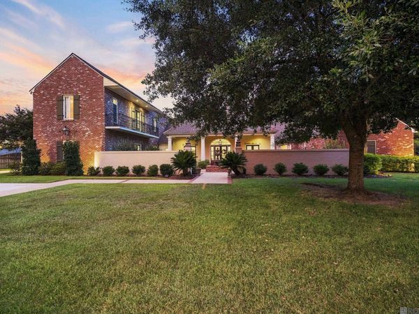 18764 Perkins Rd, Prairieville, LA 70769