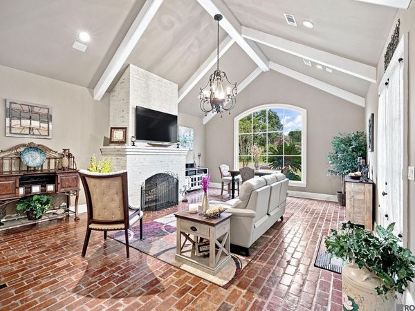 18764 Perkins Rd, Prairieville, LA 70769