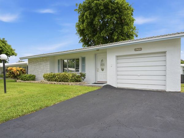 8212 NW 12th Court, Plantation, FL 33322