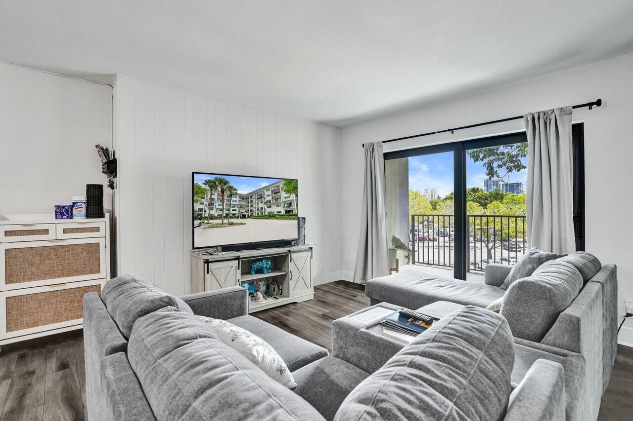 1000 River Reach Drive, Unit 321, Fort Lauderdale, FL 33315 Photo