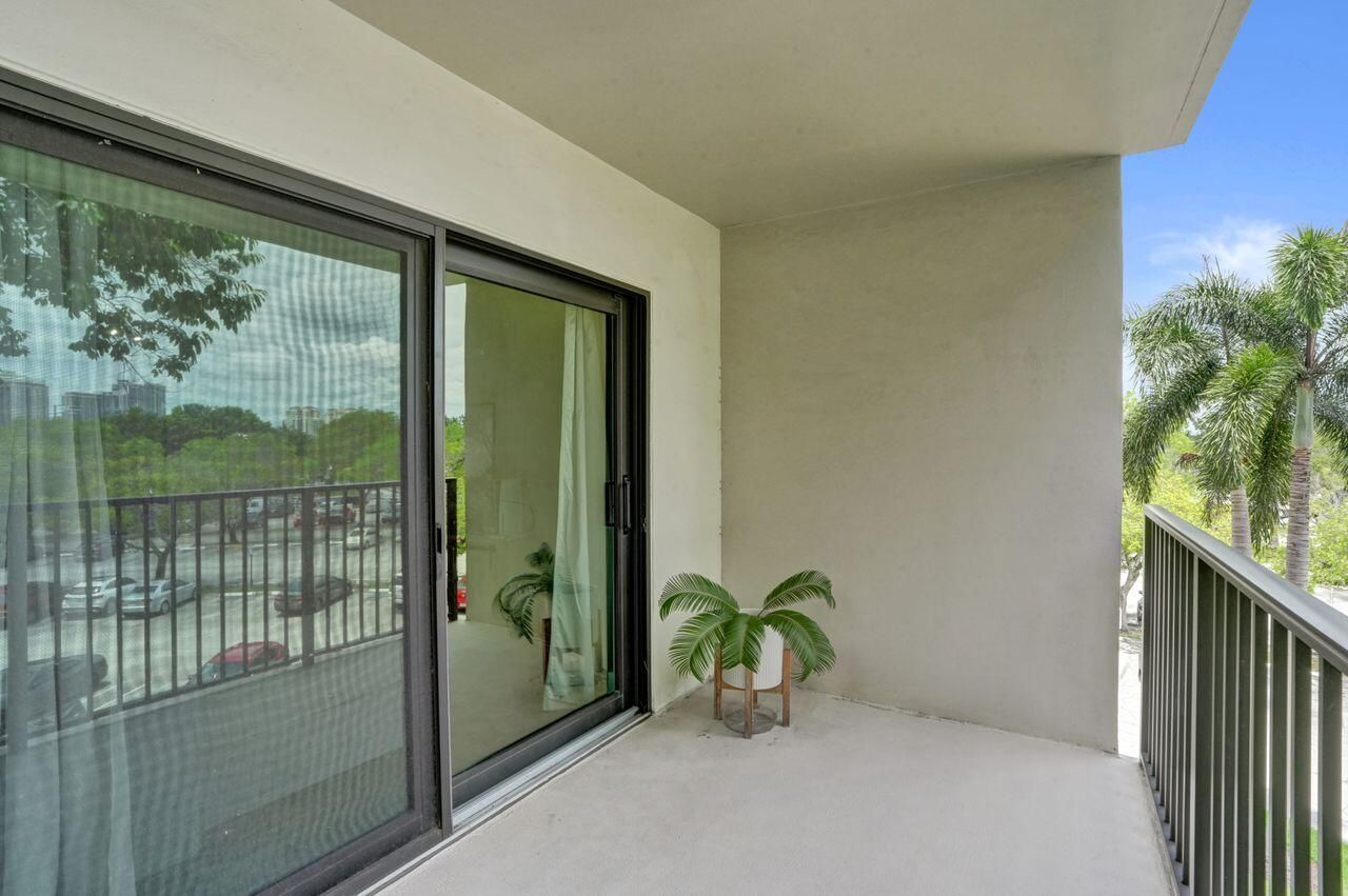 1000 River Reach Drive, Unit 321, Fort Lauderdale, FL 33315 Photo