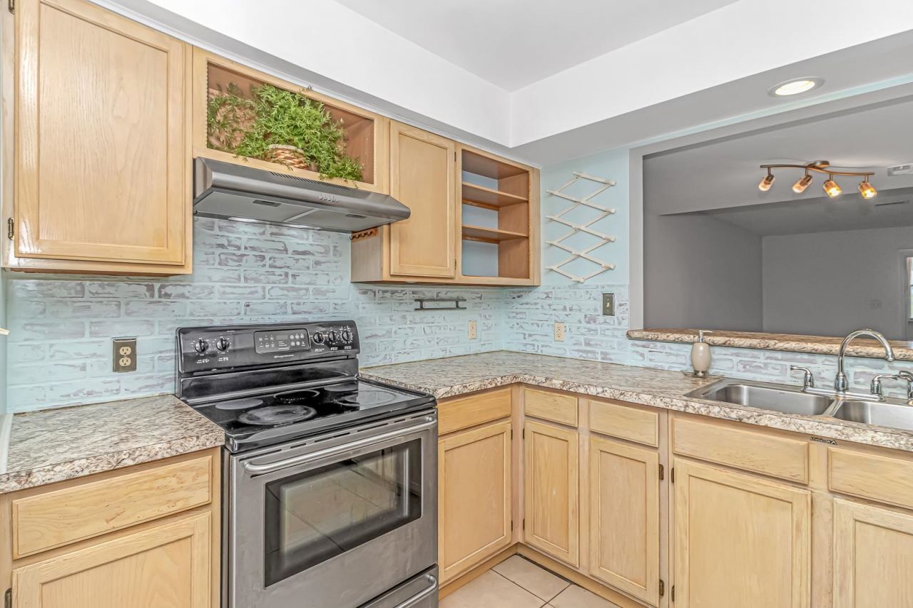1340 Turkey Ridge Rd. Photo 6