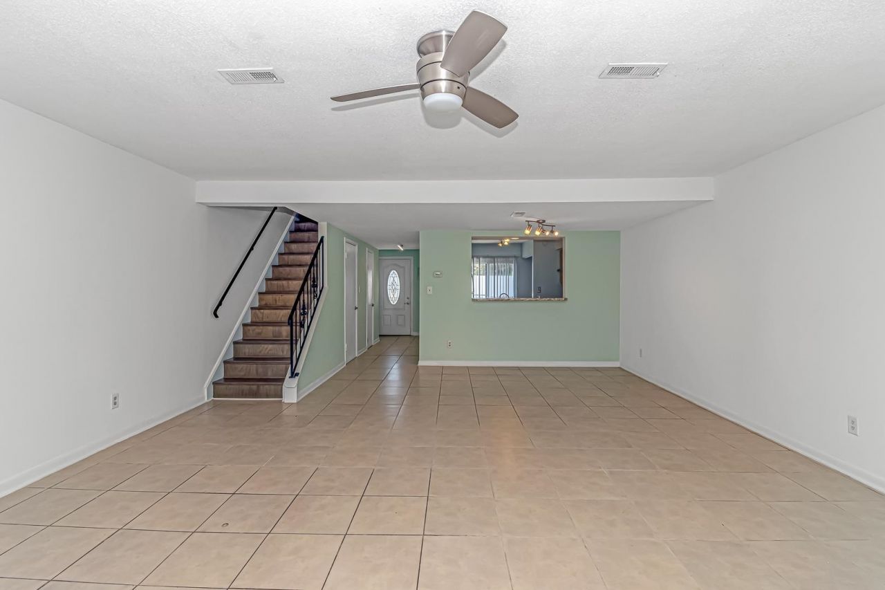1340 Turkey Ridge Rd. Photo 8