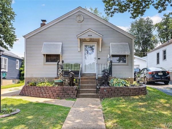 3234 Jasper Park , St Louis, MO 63139