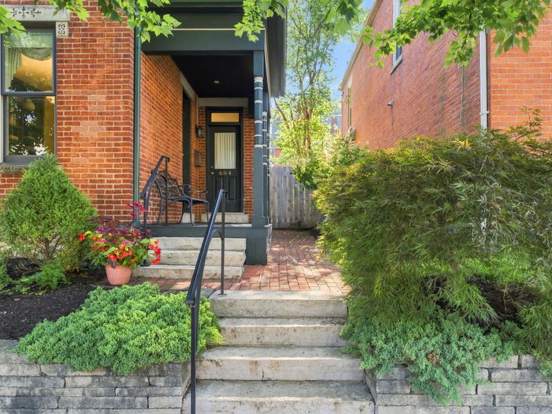 684 Kerr Street, Columbus, OH 43215 Photo 3
