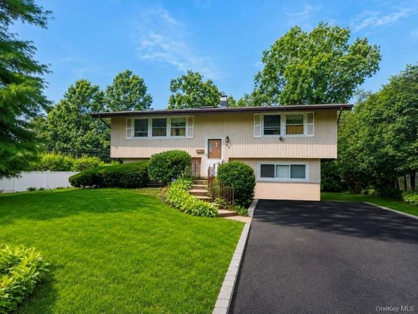 26 Deepdale Drive , Commack, NY 11725