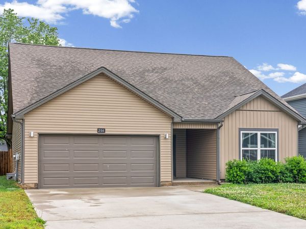 204 King Rd, Clarksville, TN 37042