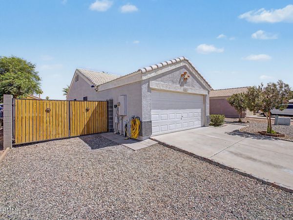 8430 W CORA Lane, Phoenix, AZ 85037