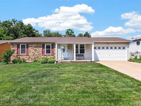 308 W Sunny Hill Boulevard, St Peters, MO 63376