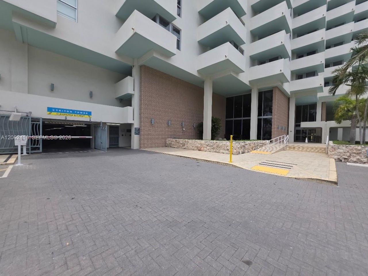 2899 Collins Ave, Unit 940, Miami Beach, FL 33140 Photo