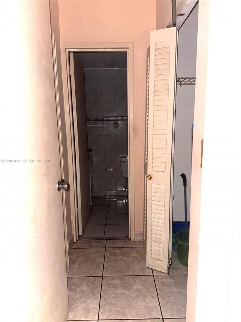 2899 Collins Ave, Unit 940, Miami Beach, FL 33140 Photo