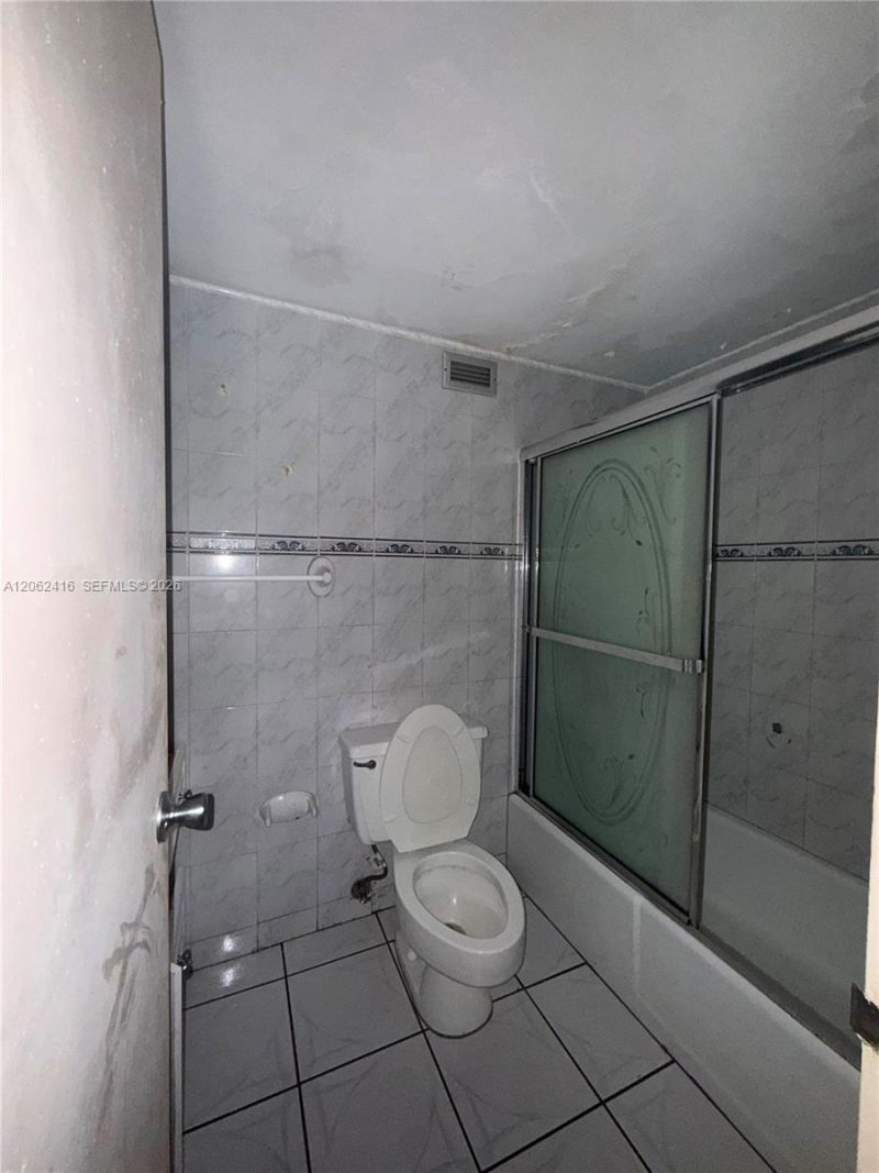 2899 Collins Ave, Unit 940, Miami Beach, FL 33140 Photo