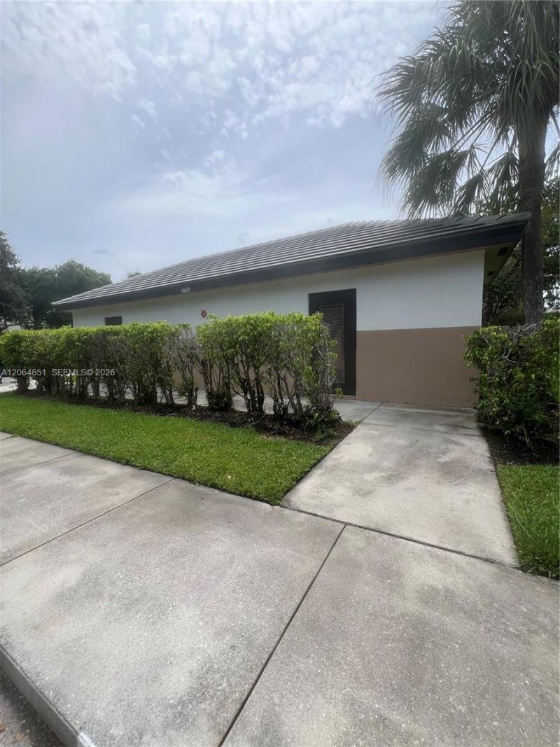 9855 Westview Dr, Unit 717, Coral Springs, FL 33076 Photo