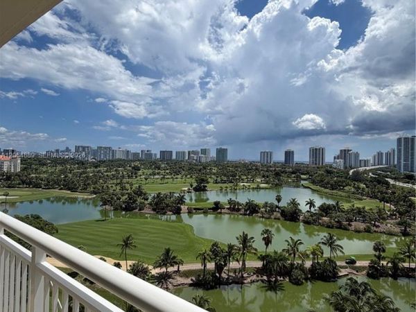 19501 W Country Club Dr , Unit 1215, Aventura, FL 33180