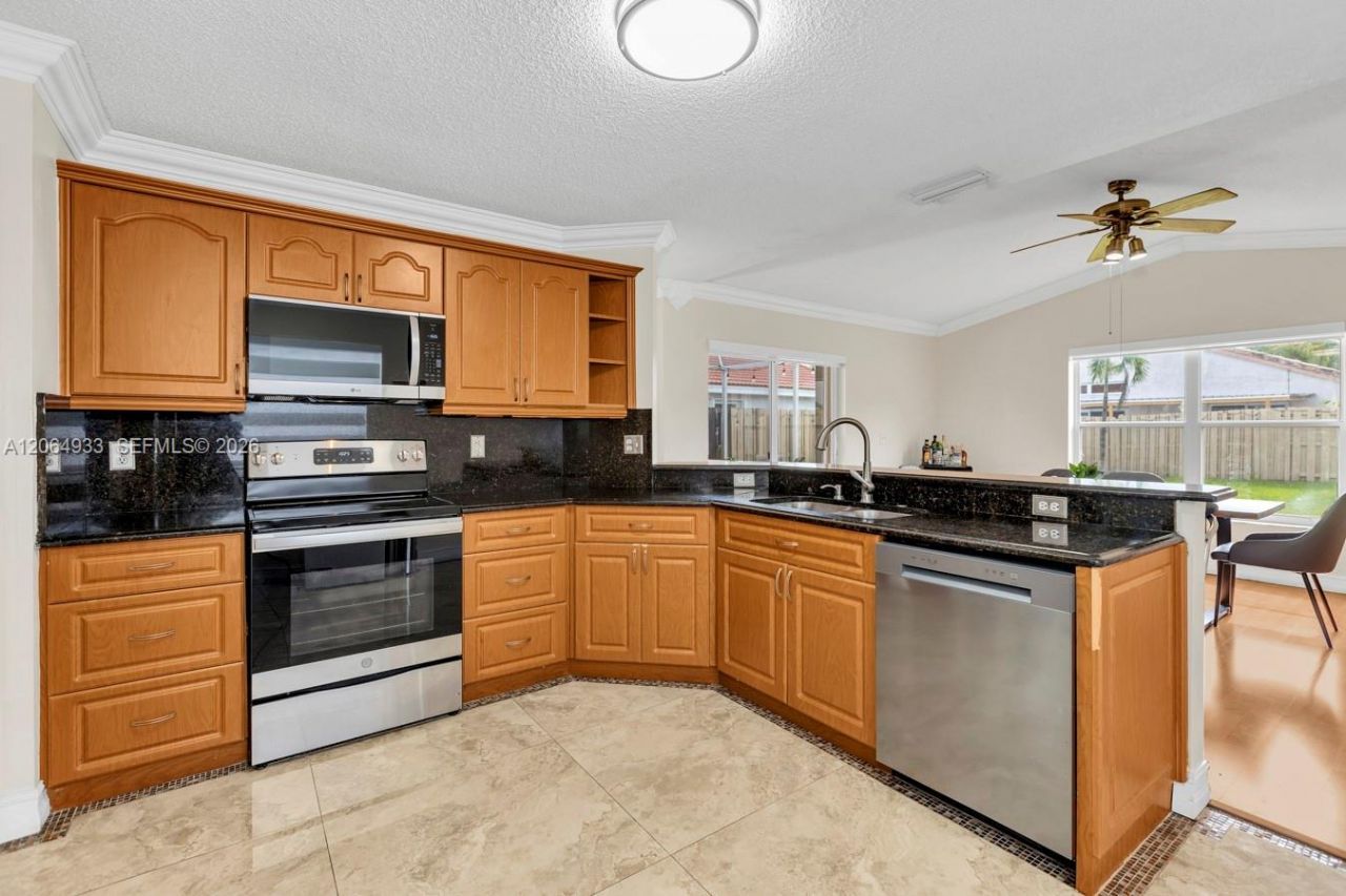 1853 SW 176th Way, Miramar, FL 33029 Photo