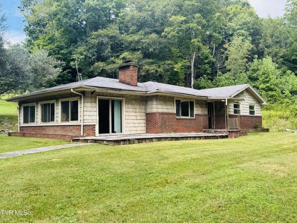 9906 Dewey Cemetery Road, Pound, VA 24279