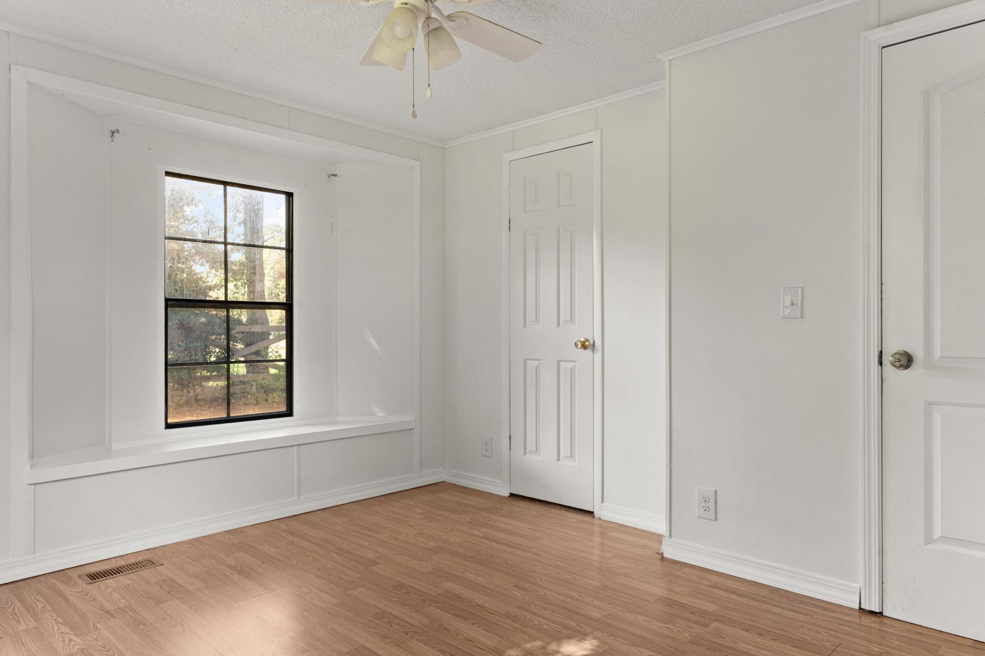 353 Sweetwater Road Photo 27