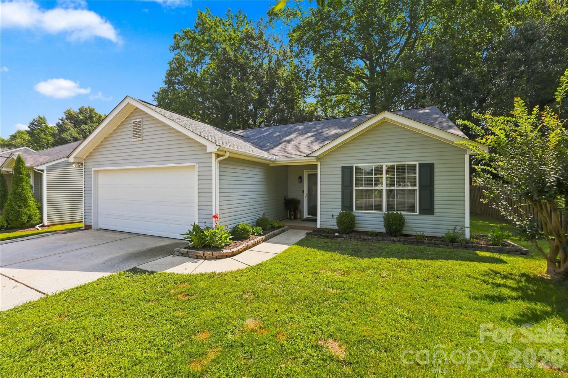 512 River View Drive, Lowell, NC 28098 Main Photo