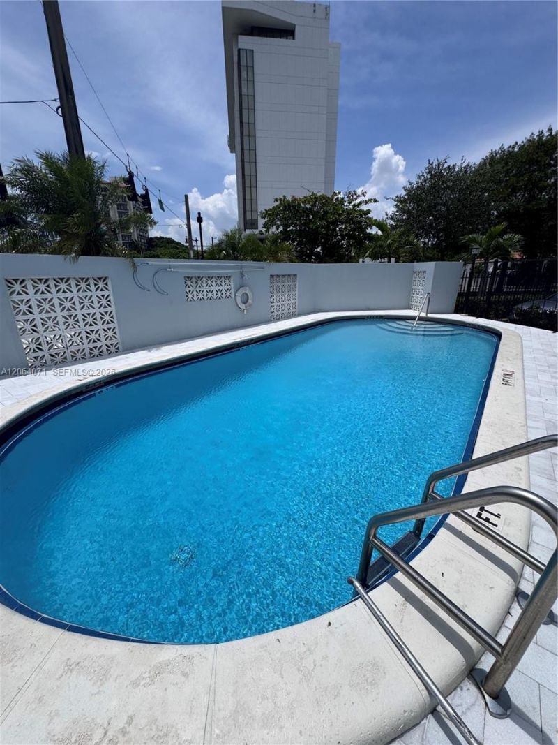 2530 SW 3rd Ave, Unit 306, Miami, FL 33129 Photo