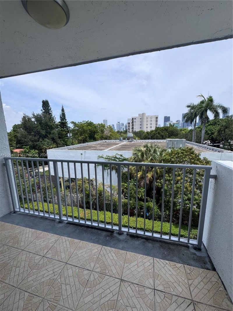 2530 SW 3rd Ave, Unit 306, Miami, FL 33129 Photo
