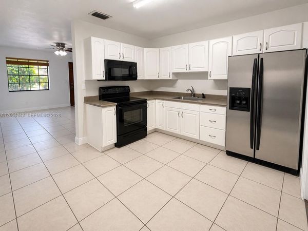 525 SW 78th Ct , Unit 525, Miami, FL 33144