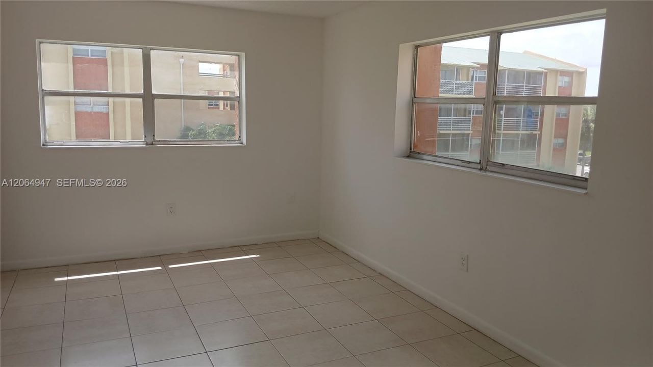 3610 NW 21st St , Unit 313, Lauderdale Lakes, FL 33311 Photo