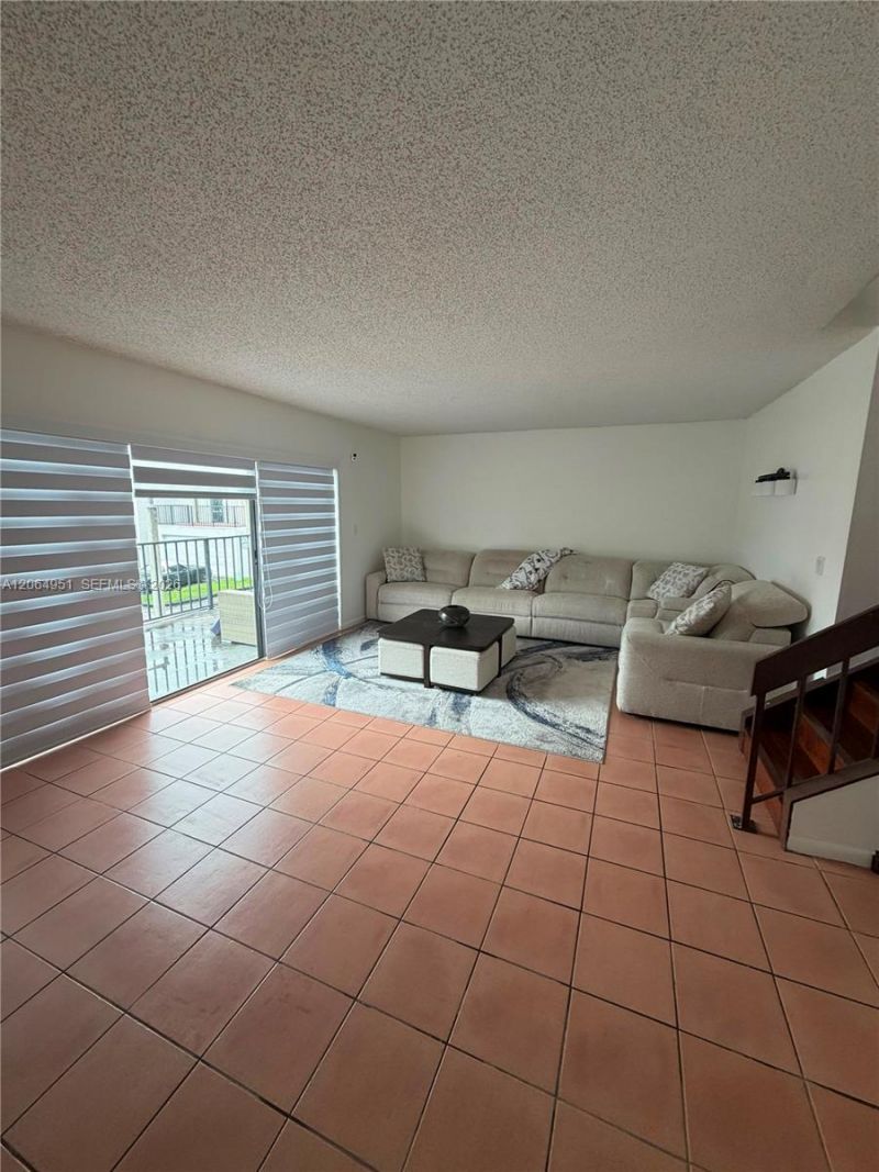 8690 SW 154th Cir Pl, Unit 3D, Miami, FL 33193 Photo