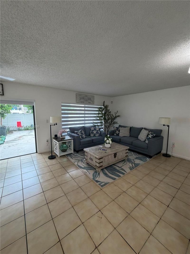 8690 SW 154th Cir Pl, Unit 3D, Miami, FL 33193 Photo