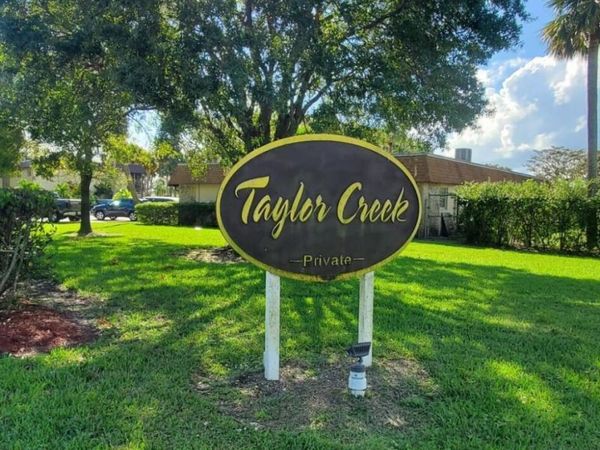 3124 US Highway 441 SE, Unit J1, Okeechobee, FL 34974